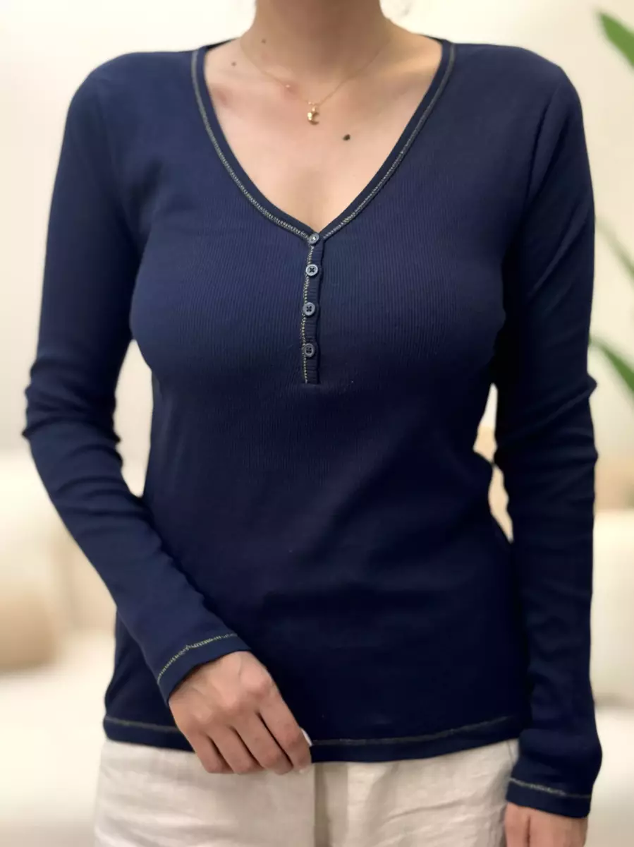 بلوز آستین بلند کبریتی جلو دکمه(نخ زری)