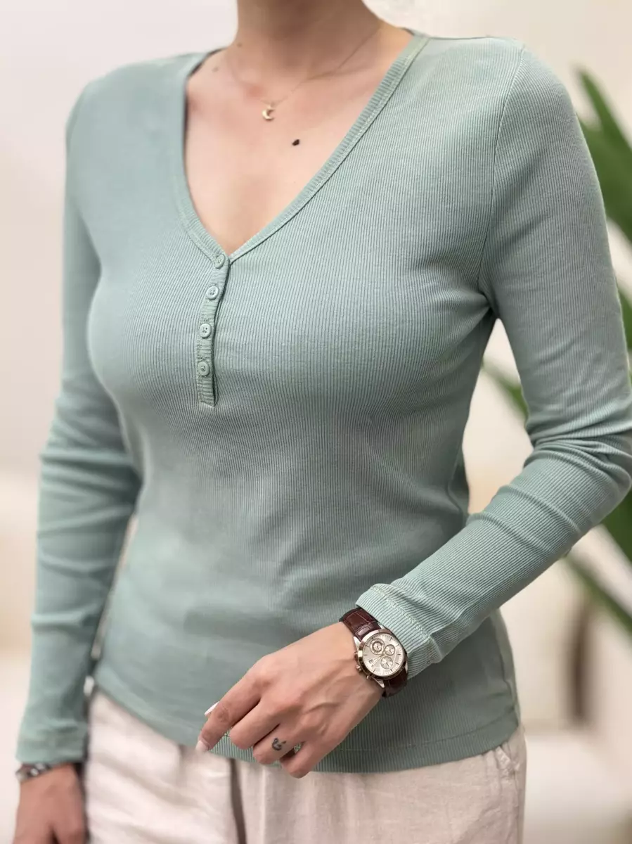 بلوز آستین بلند کبریتی جلو دکمه(نخ زری)