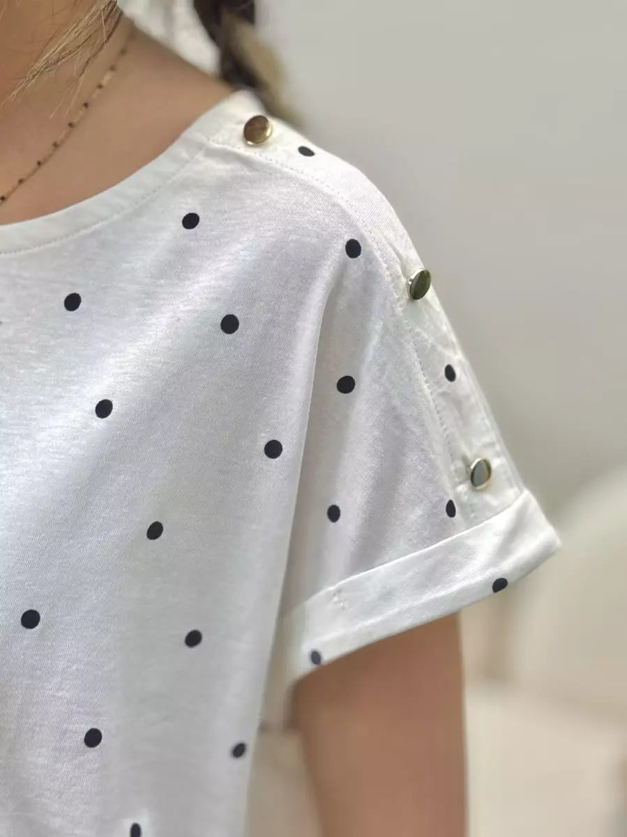 تیشرت آستین دکمه خال خالی