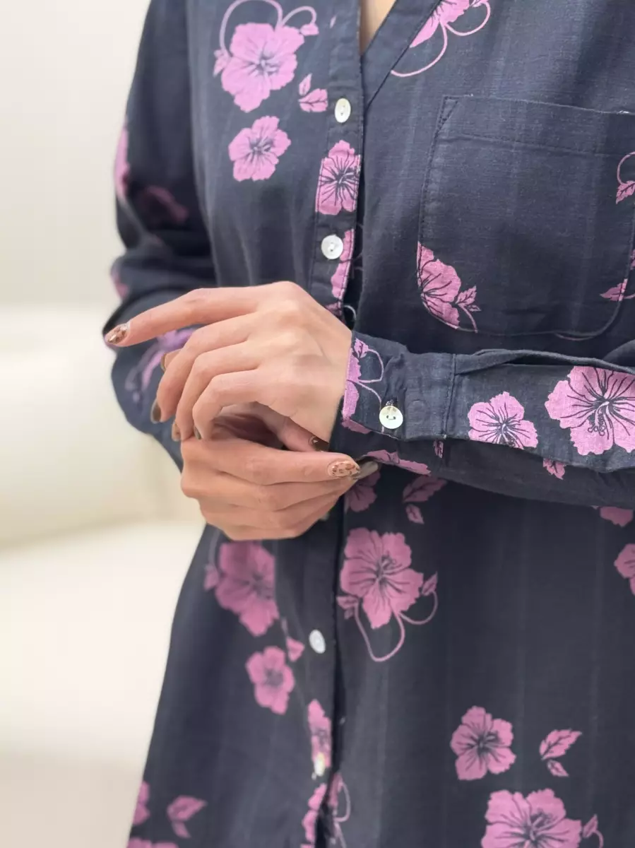 شومیز یقه هفت طرح گل بنفش