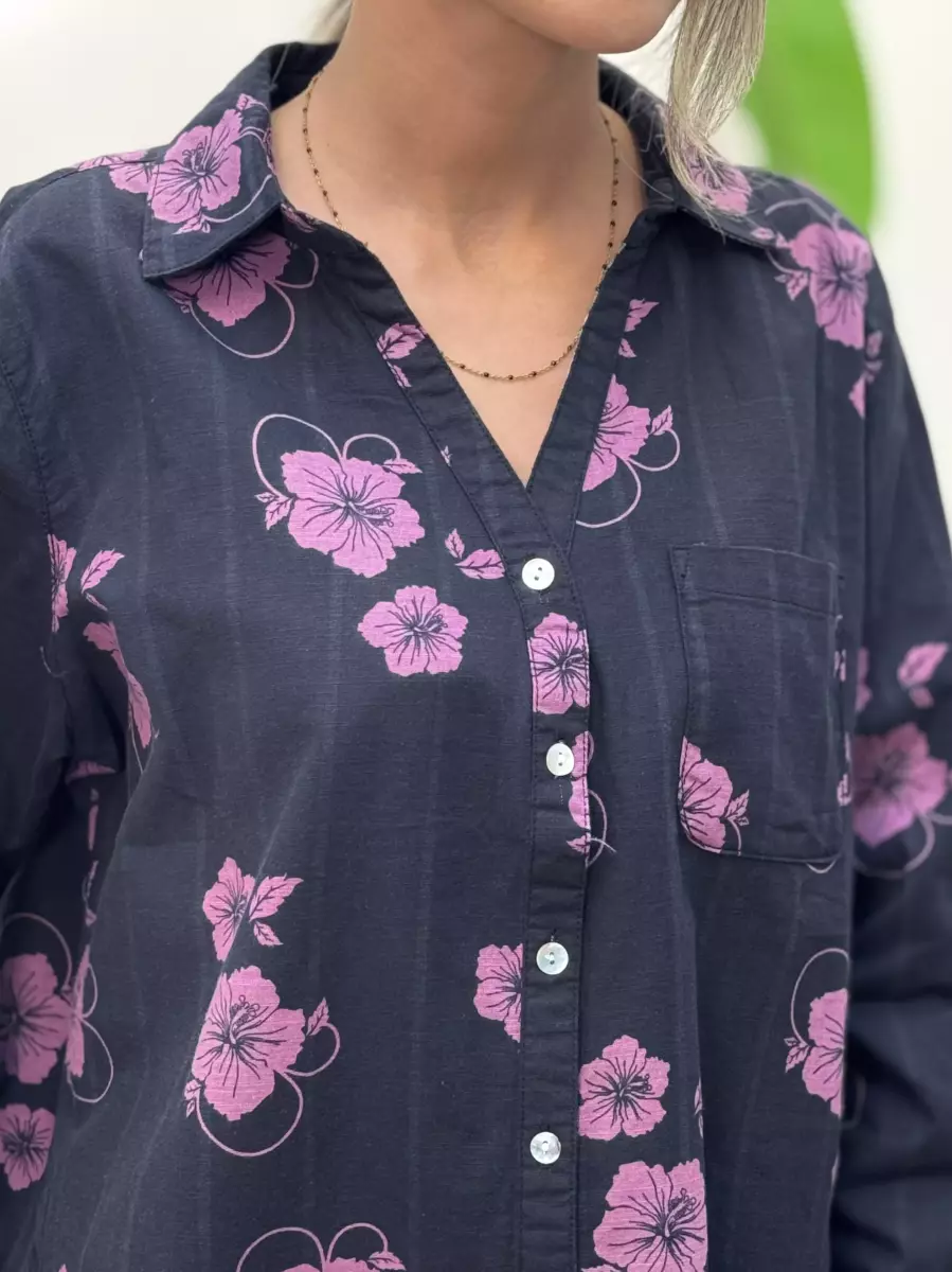 شومیز یقه هفت طرح گل بنفش