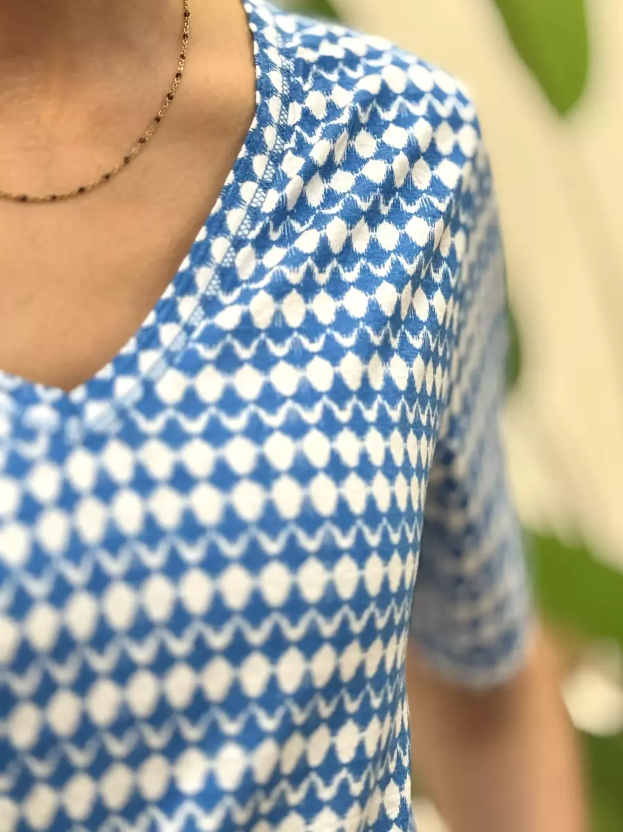 تیشرت آبی  طرحدار یقه هفت (آبی روشن/آبی تیره)