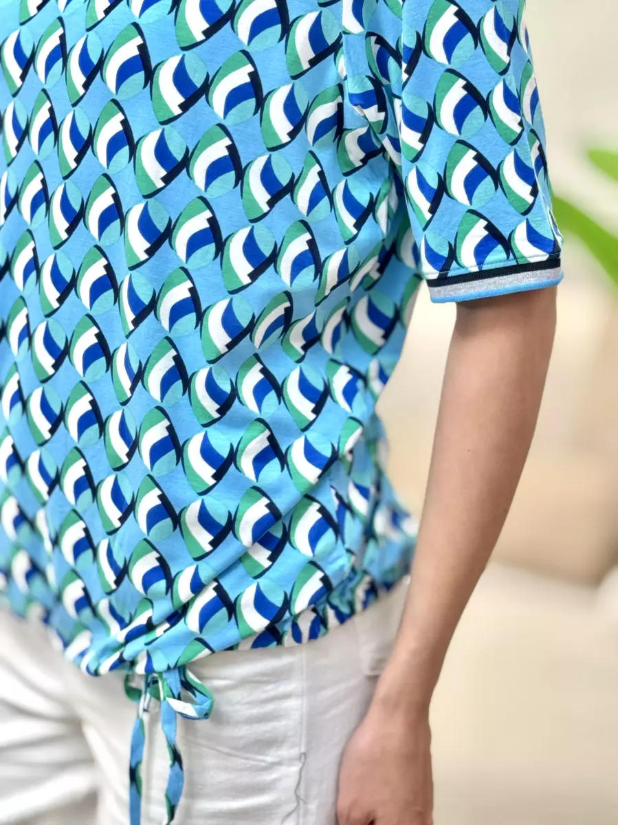 تیشرت ابی طرح دار