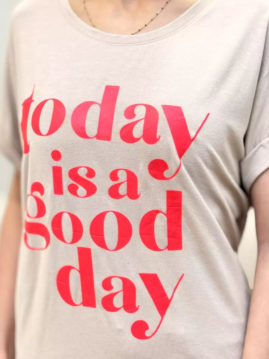 تیشرت چاپ دار کرم