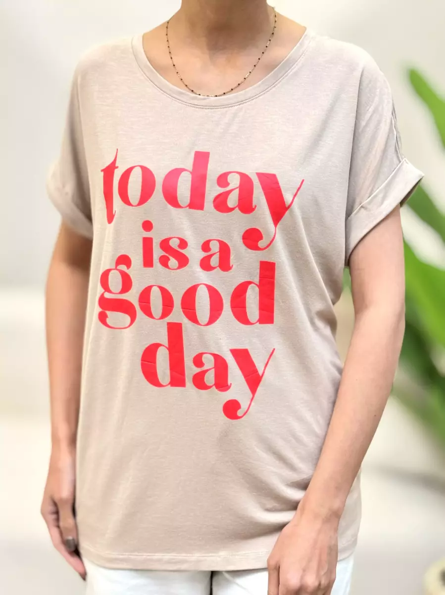 تیشرت چاپ دار کرم