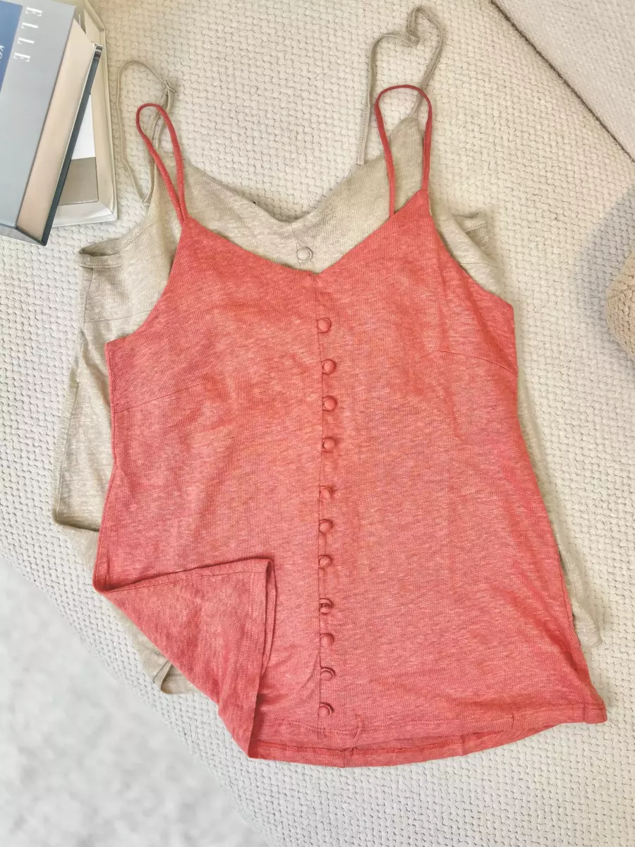 تاپ جلو دکمه گلبهی و کرم لینن