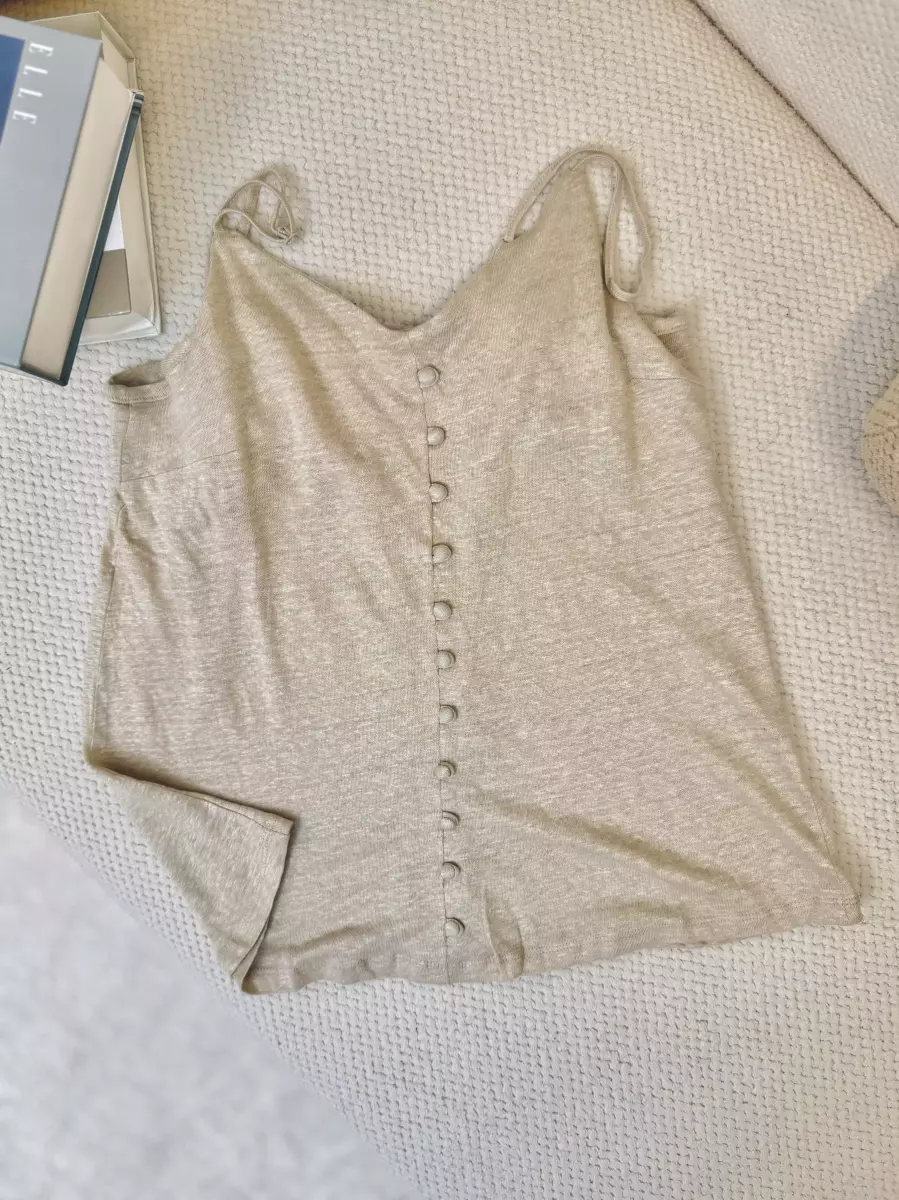 تاپ جلو دکمه گلبهی و کرم لینن