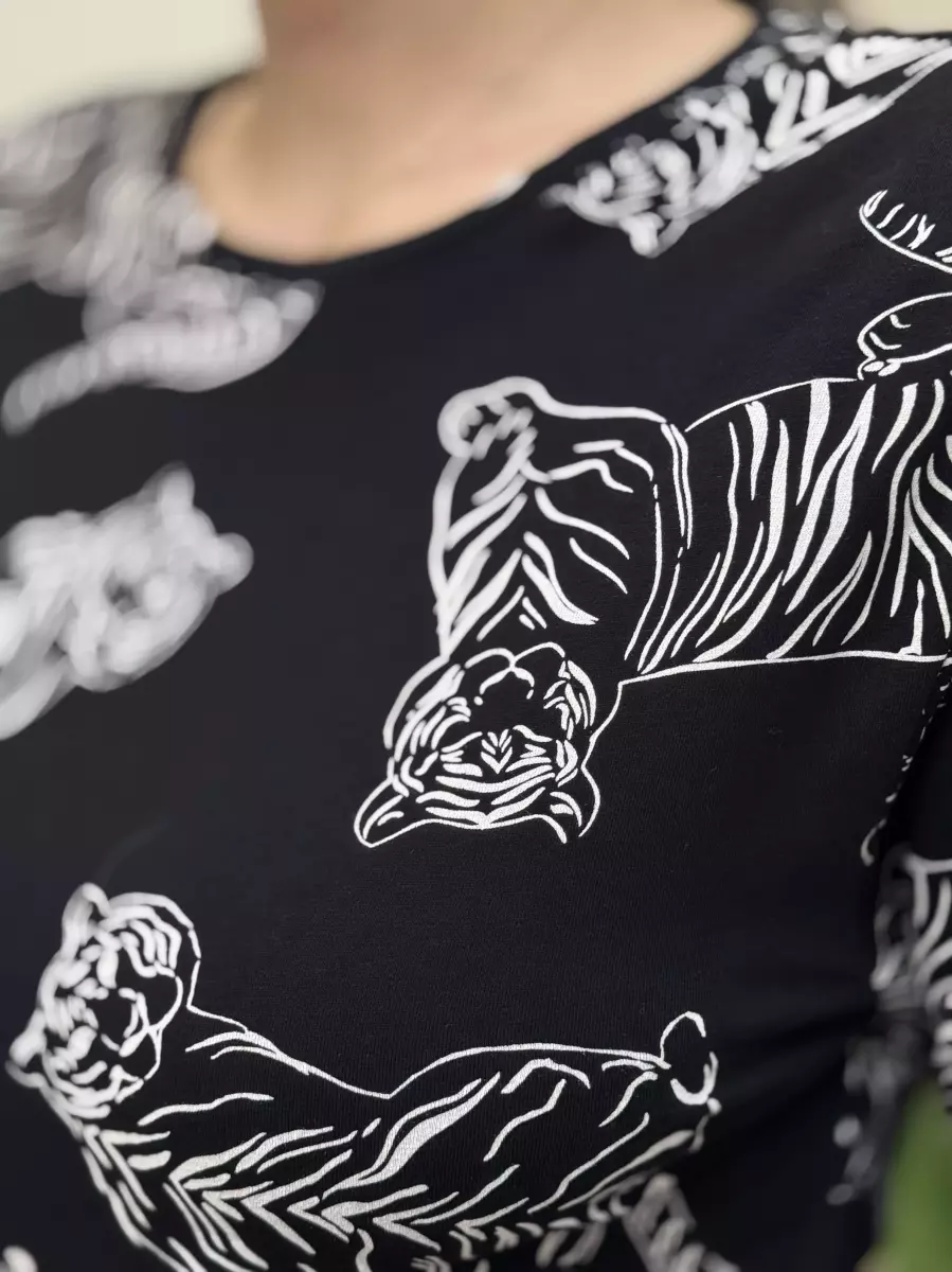 تیشرت طرح ببر m&s(مشکی-صورتی)