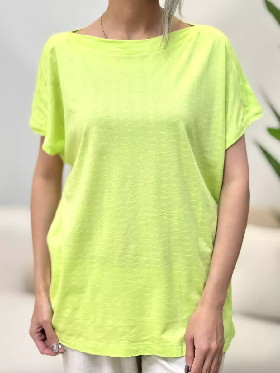 تیشرت سبز فسفری