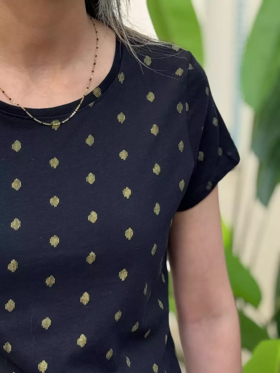 تیشرت- کراپ مشکی طلاکوب