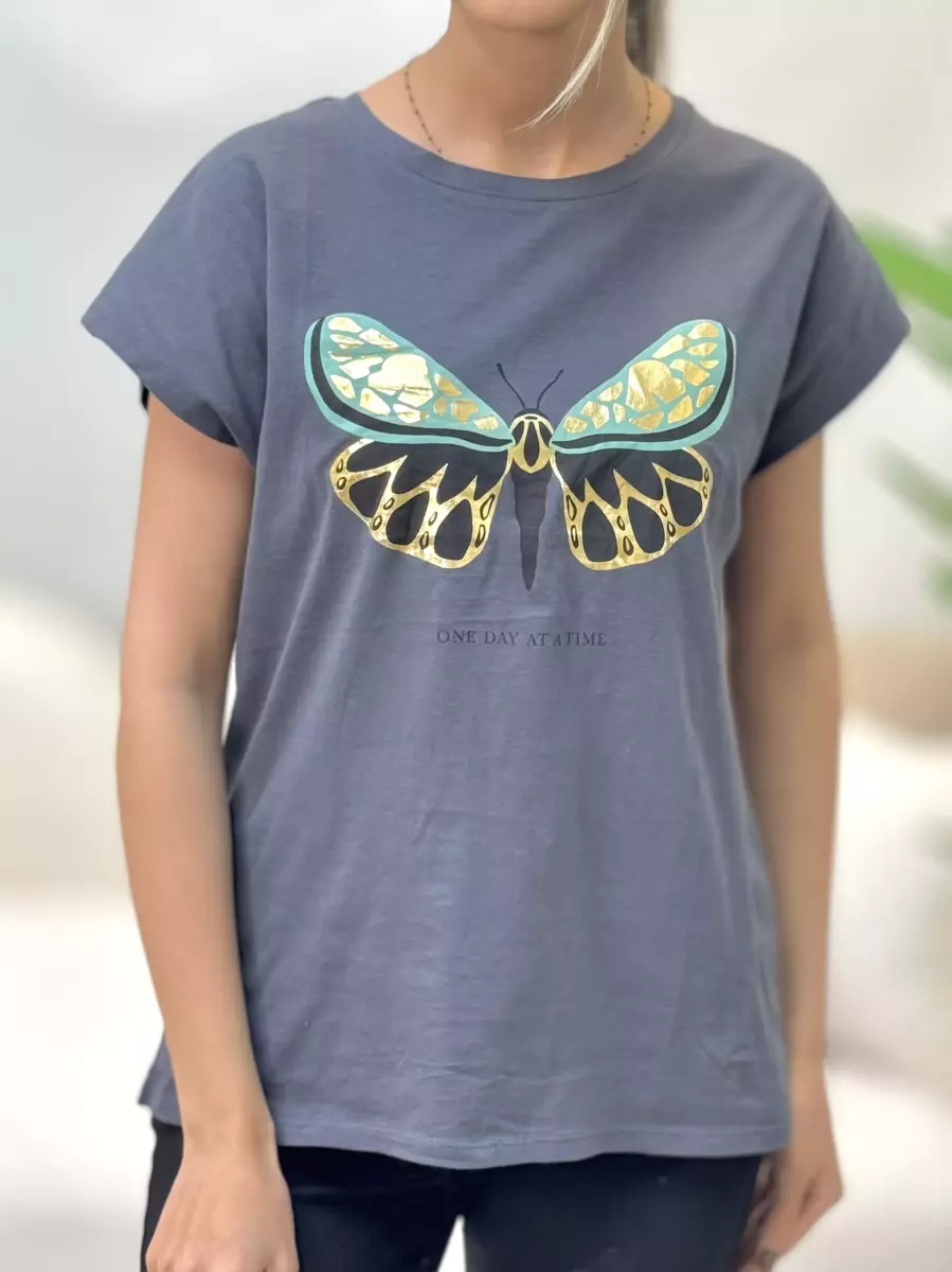 تیشرت طرح پروانه طلاکوب