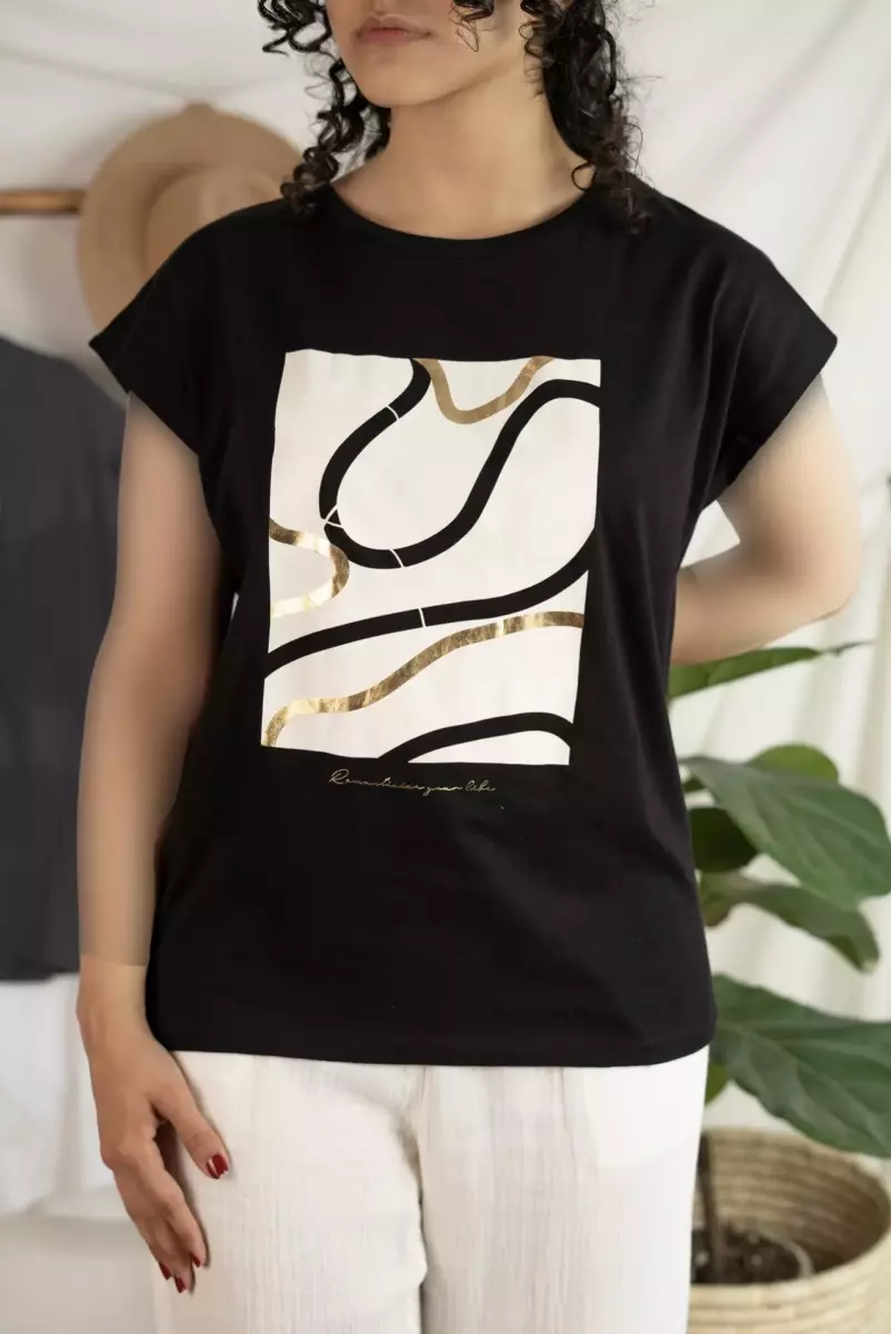 تیشرت طلاکوب دار کرم و مشکی