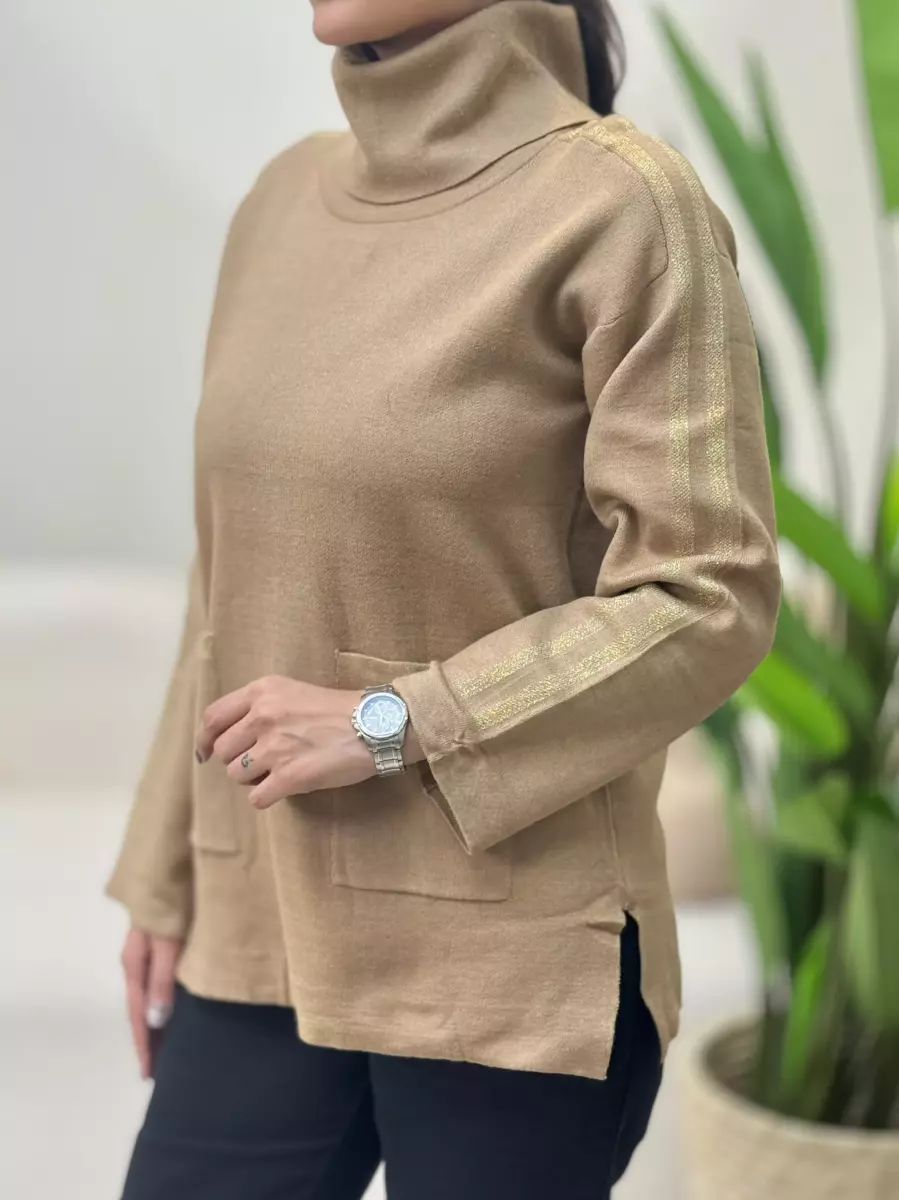 بافت شتری یقه اسکی زری دار