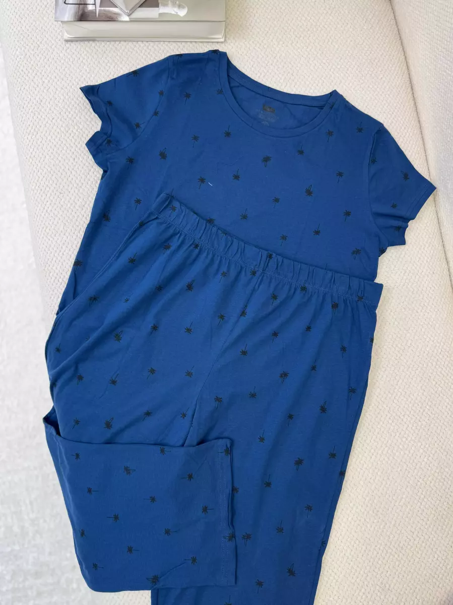 ست تیشرت شلوارقرمز طرحدار و آبی طرح نخل