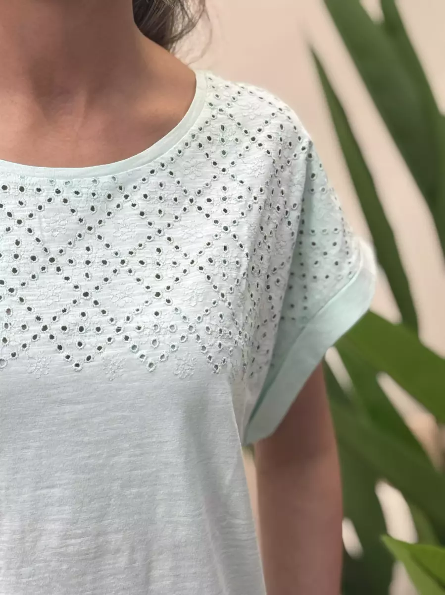 تیشرت لورا خامه دوزی