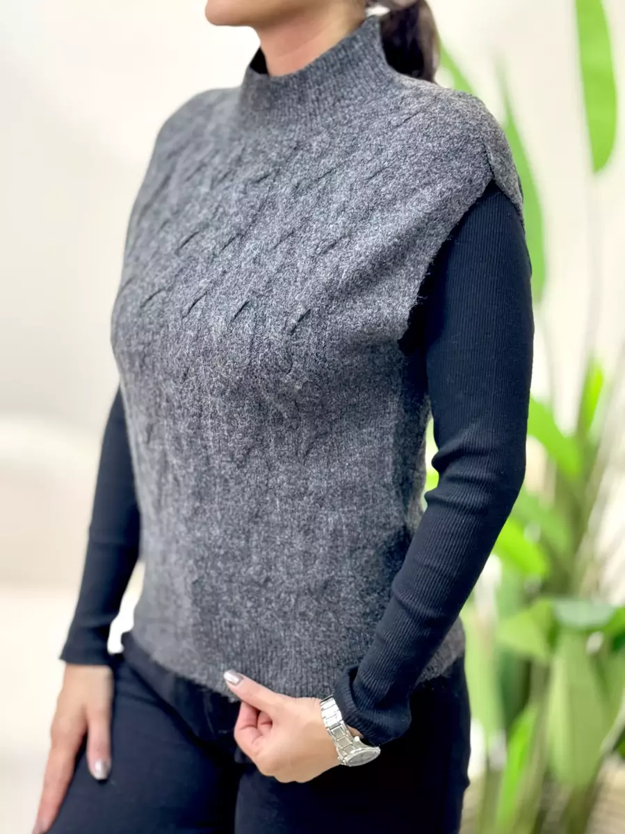 وست ذغالی پشت دکمه