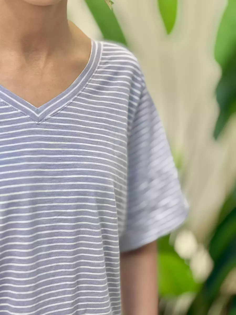 تیشرت یقه هفت راه راه