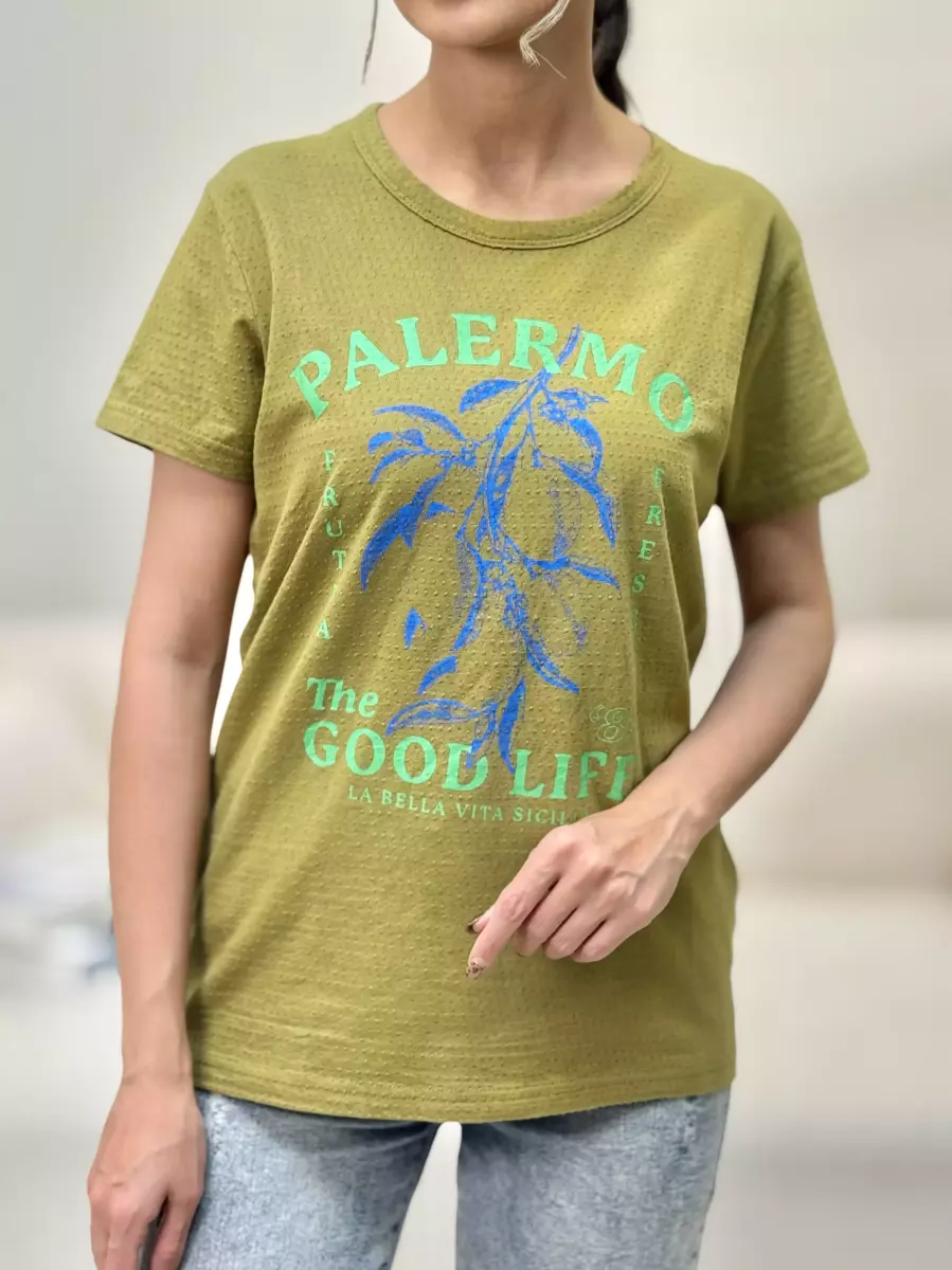 تیشرت سبز چاپدار