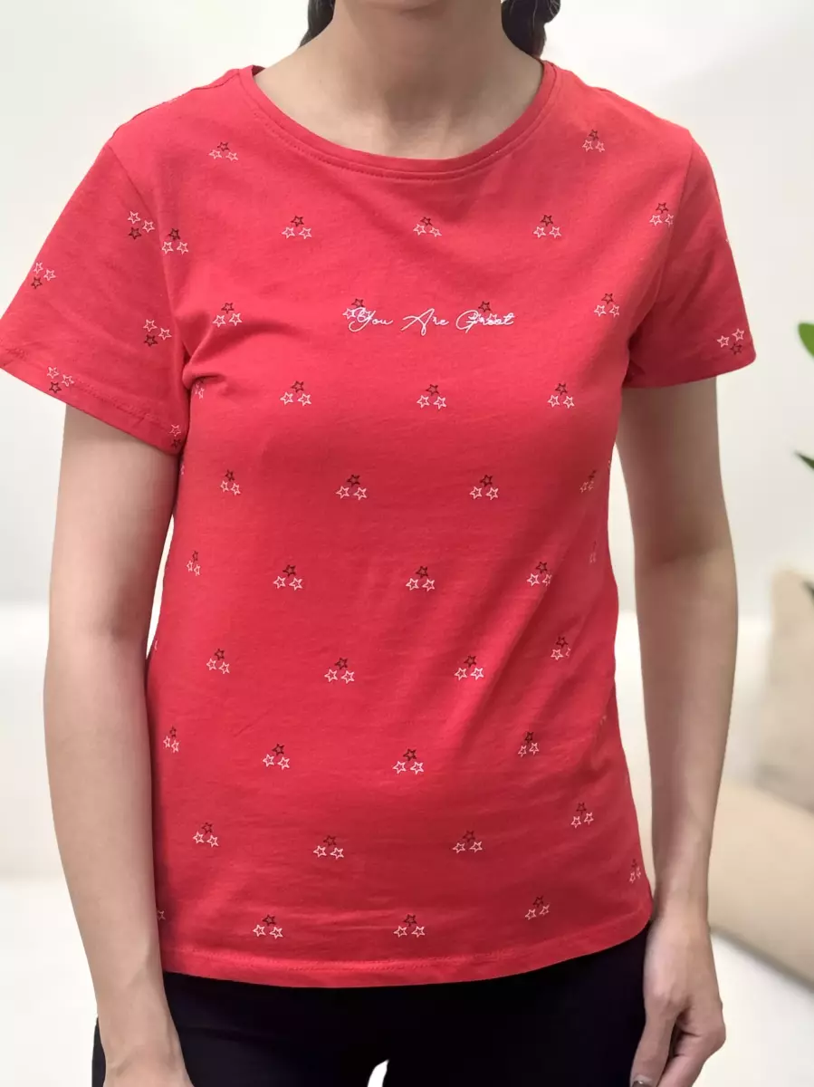 تیشرت قرمز طرح ستاره