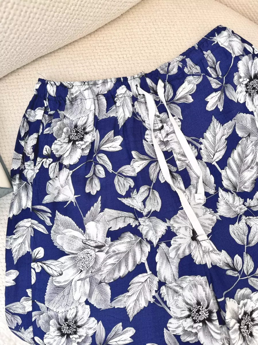 شلوارک حراجی سرمه ای طرح برگ