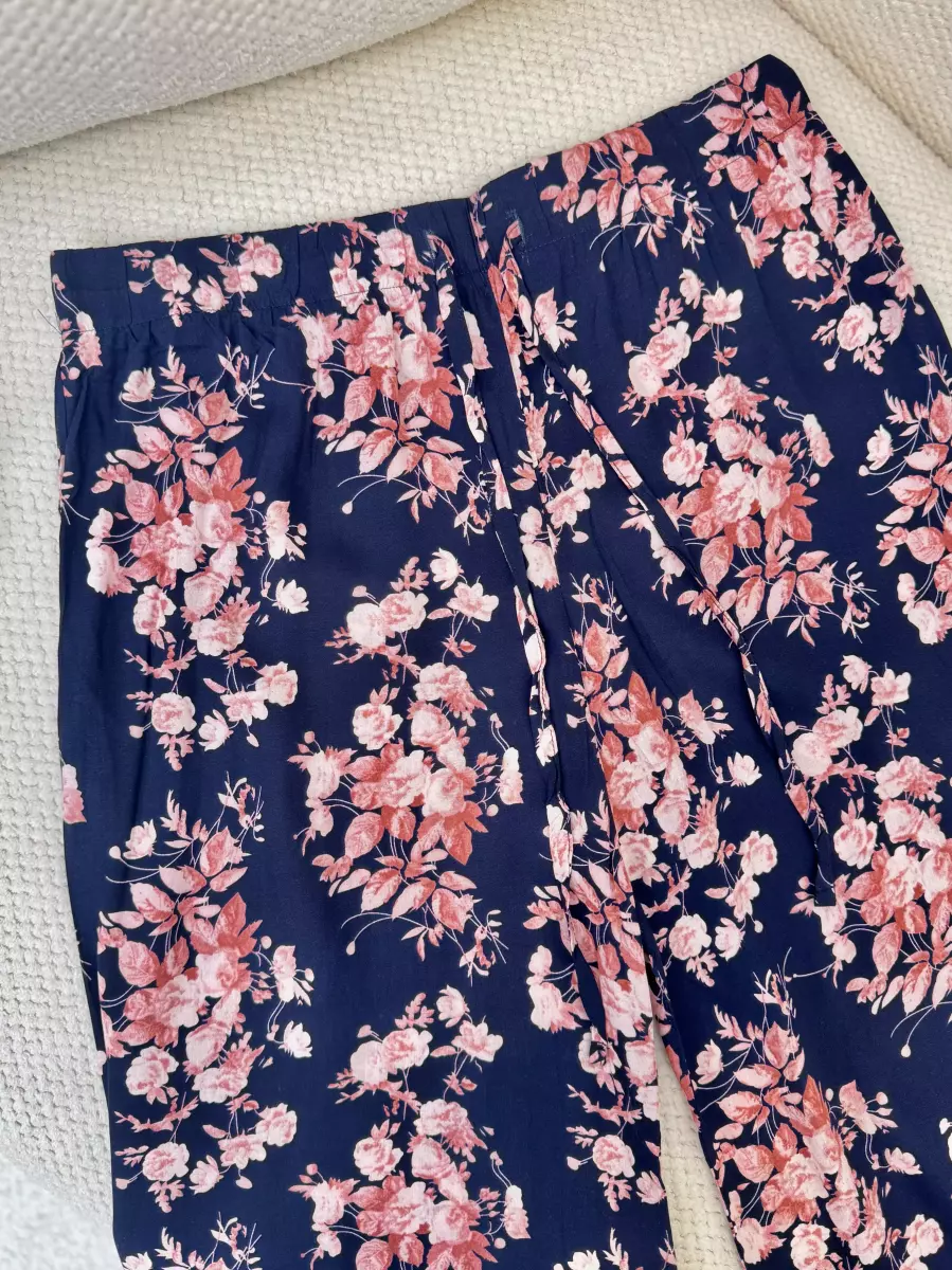 شلوار نخی سرمه ای گل دار