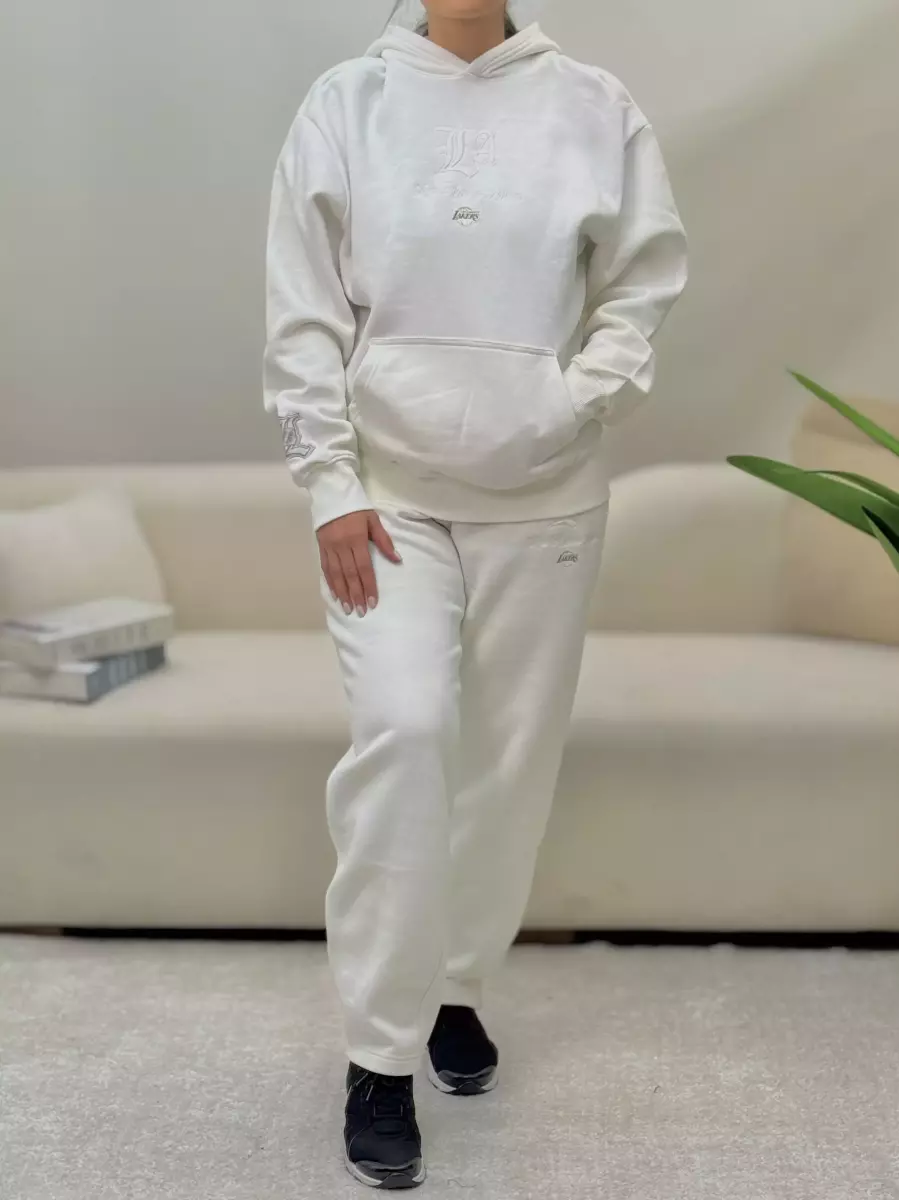 ست هودی و شلوار سفید