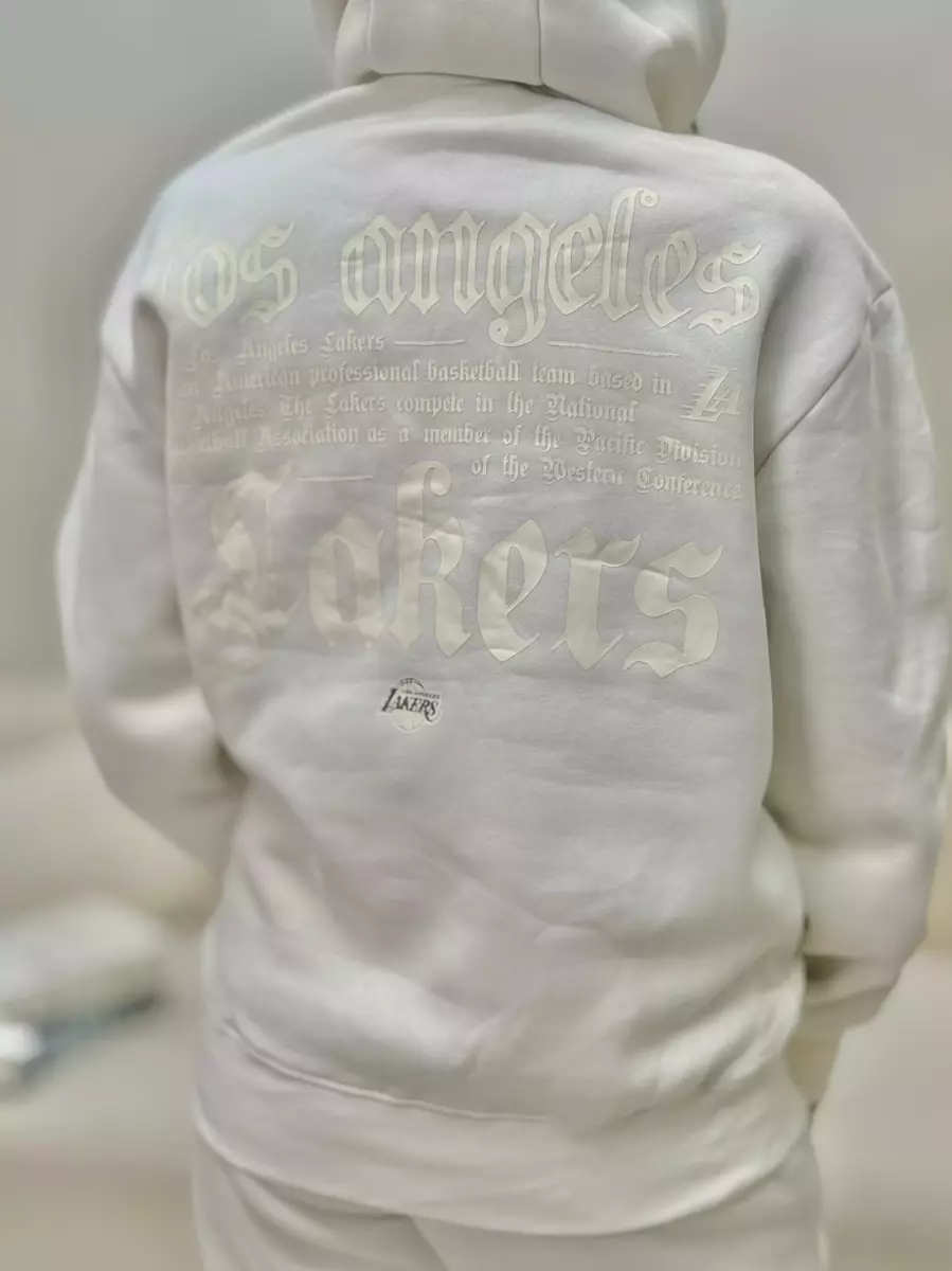 ست هودی و شلوار سفید