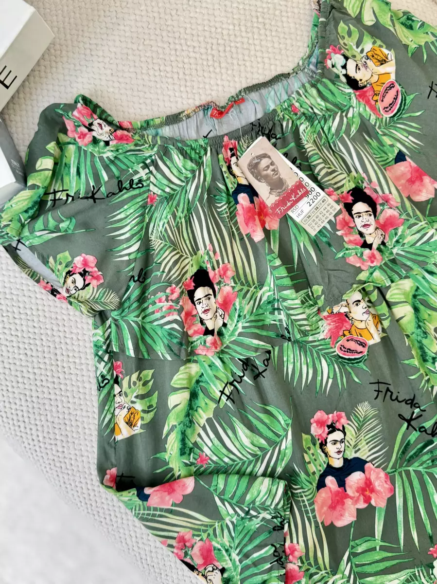 شومیز یقه قایقی سبز چین دار