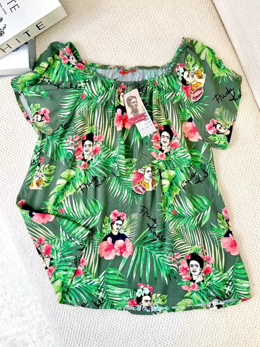 شومیز یقه قایقی سبز چین دار