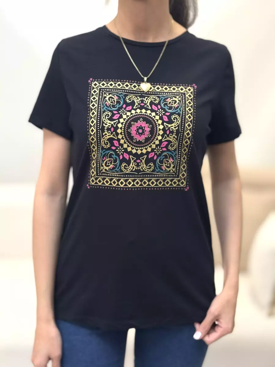 تیشرت مشکی چاپ دار