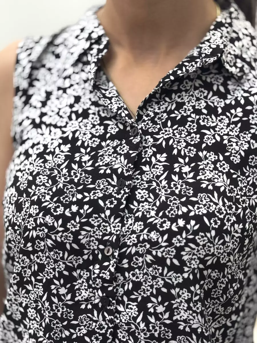 شومیز حلقه ای زمینه مشکی گلدارsinsay