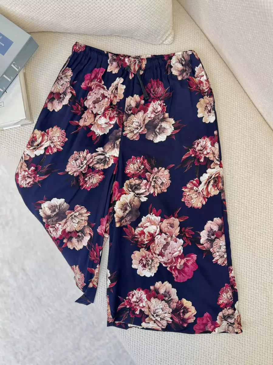 شلوارک حراجی زمینه سرمه ای