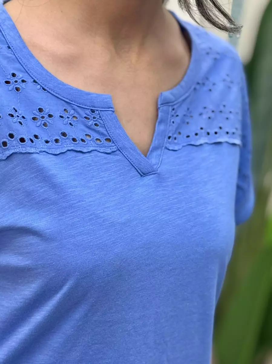 تیشرت یقه هفت خامه دوزی