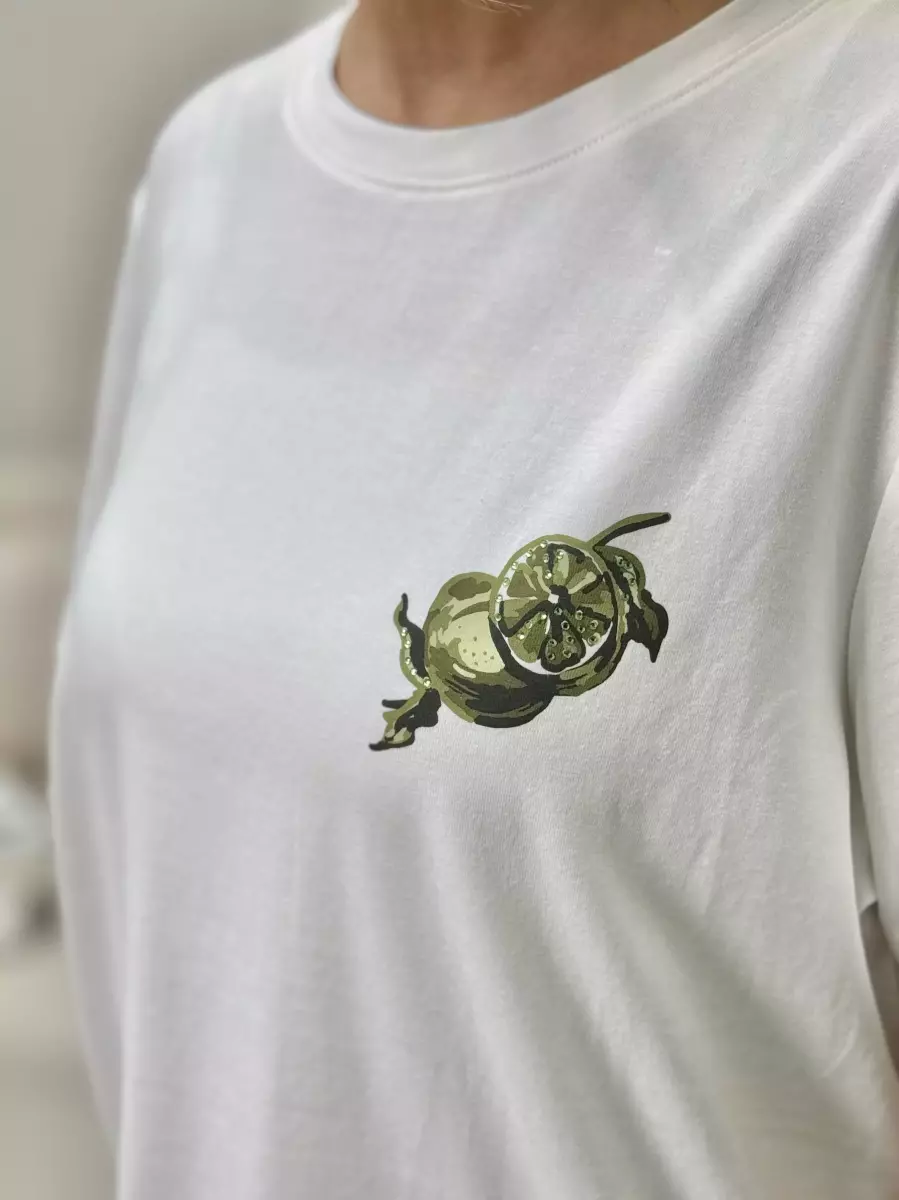 تیشرت چاپ دار نگین دار طرح لیمو و گیلاس zero