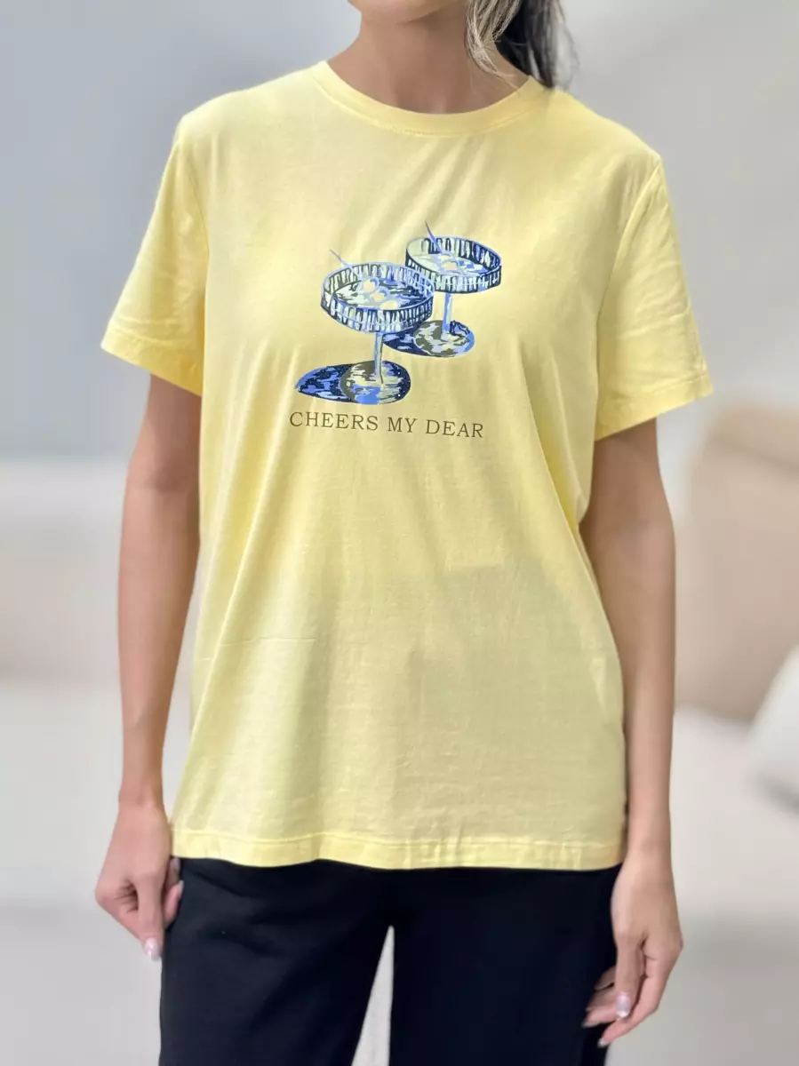 تیشرت چاپ دار نگین دار طرح فنجان