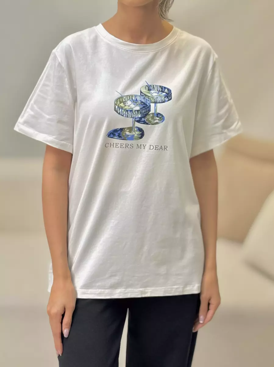 تیشرت چاپ دار نگین دار طرح فنجان