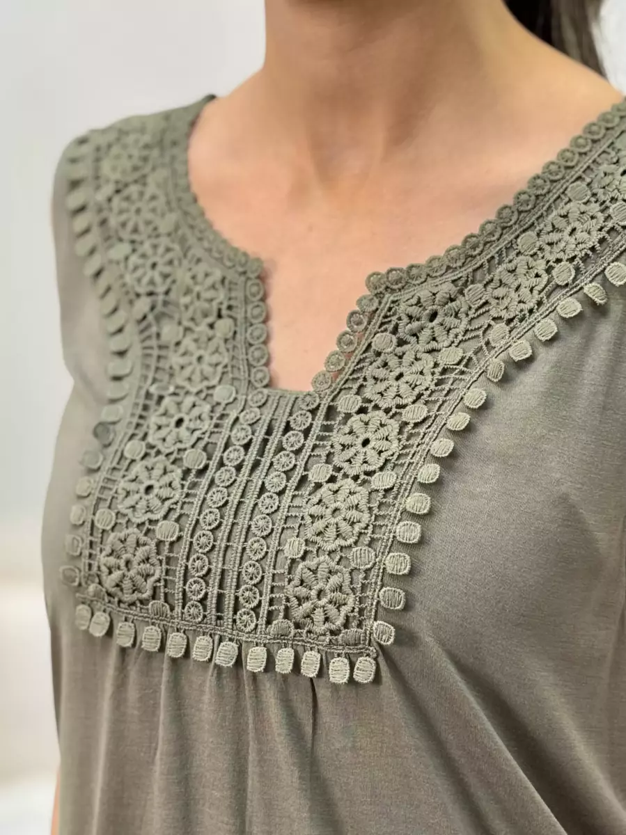 تاپ گیپور دار سبز و سفید