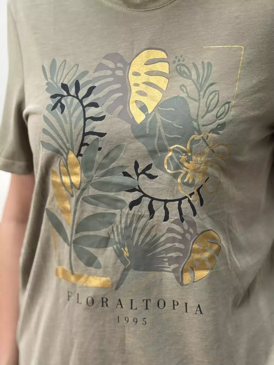 تیشرت طلاکوب چاپ دار کرم و سبز