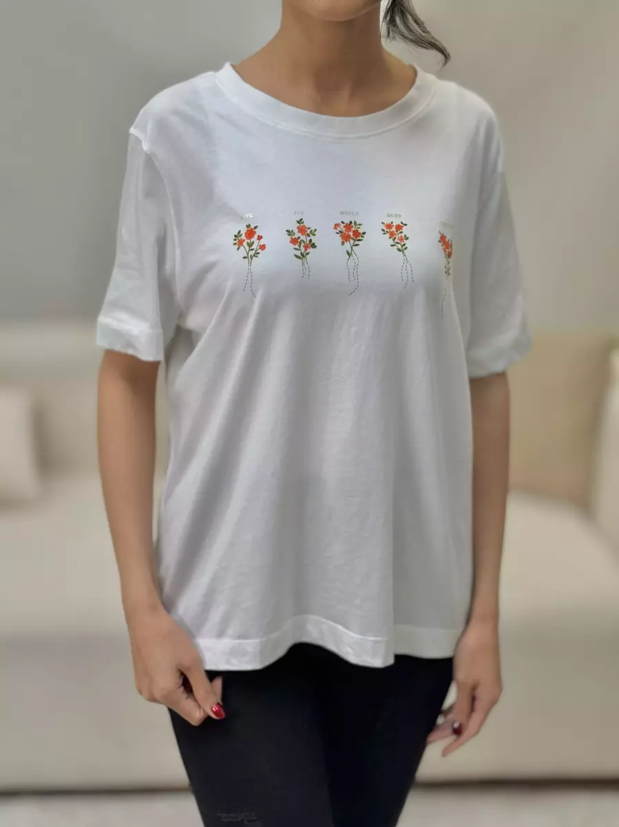 تیشرت طرح چند گل c&a