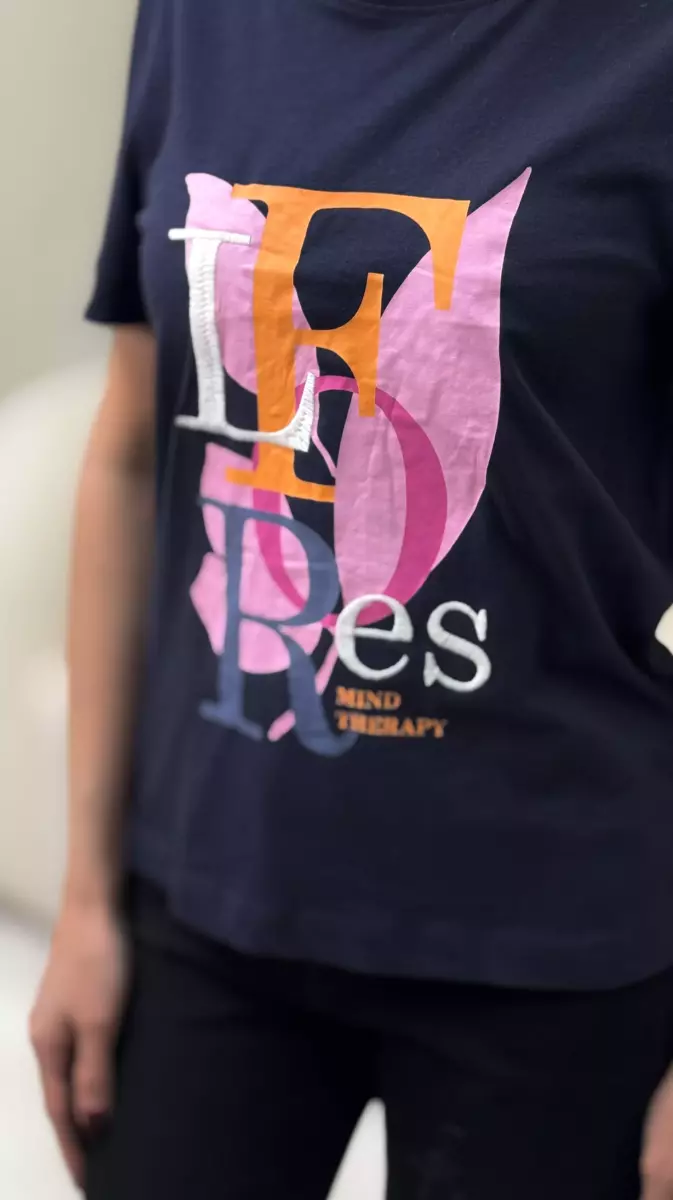 تیشرت C.Aسرمه ای جلو چاپ(گلدوزی)