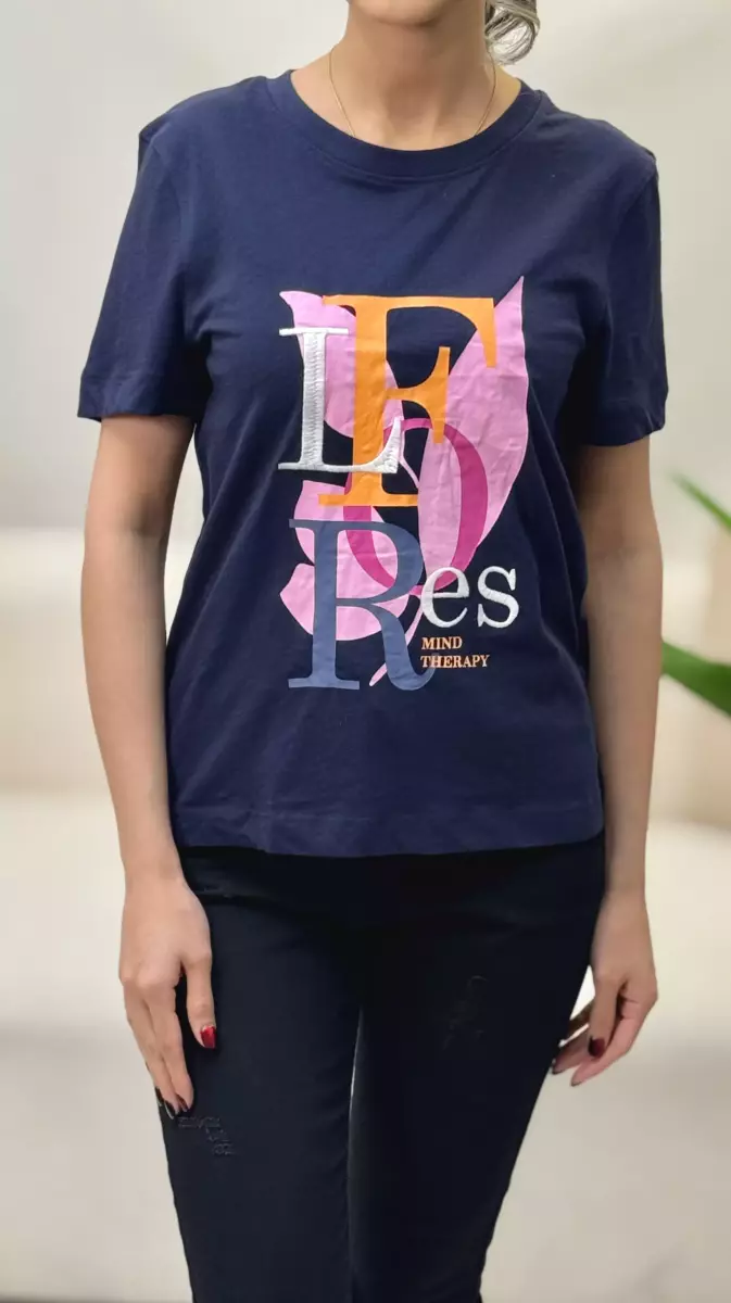 تیشرت C.Aسرمه ای جلو چاپ(گلدوزی)