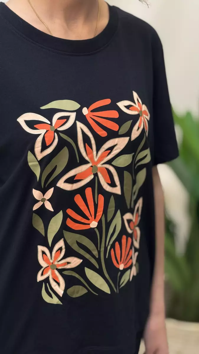 تیشرت مشکی C.A چاپ گل