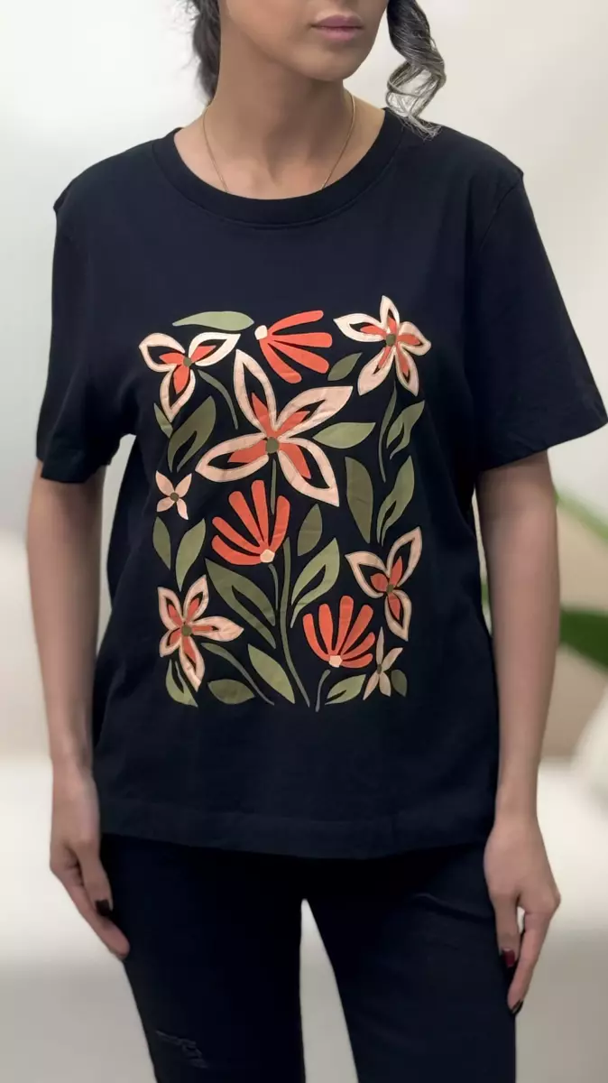 تیشرت مشکی C.A چاپ گل