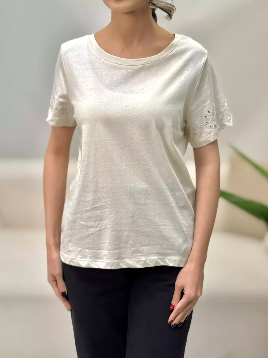 تیشرت آستین کار شده