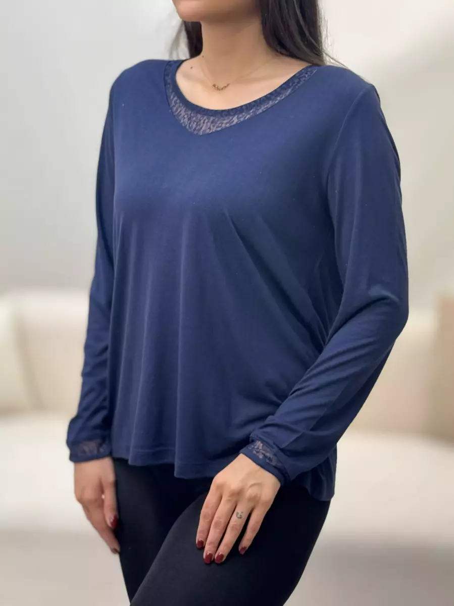 بلوز آستین بلند یقه توردار