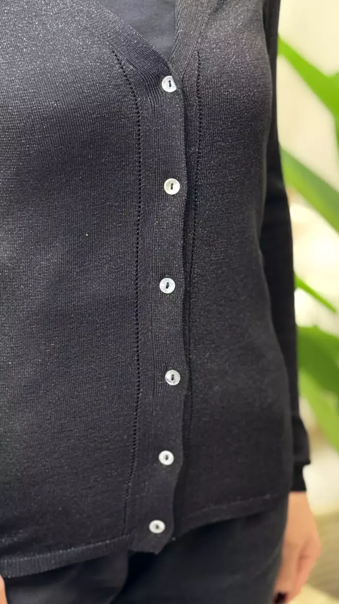 بافت جلو دکمه مشکی لمه