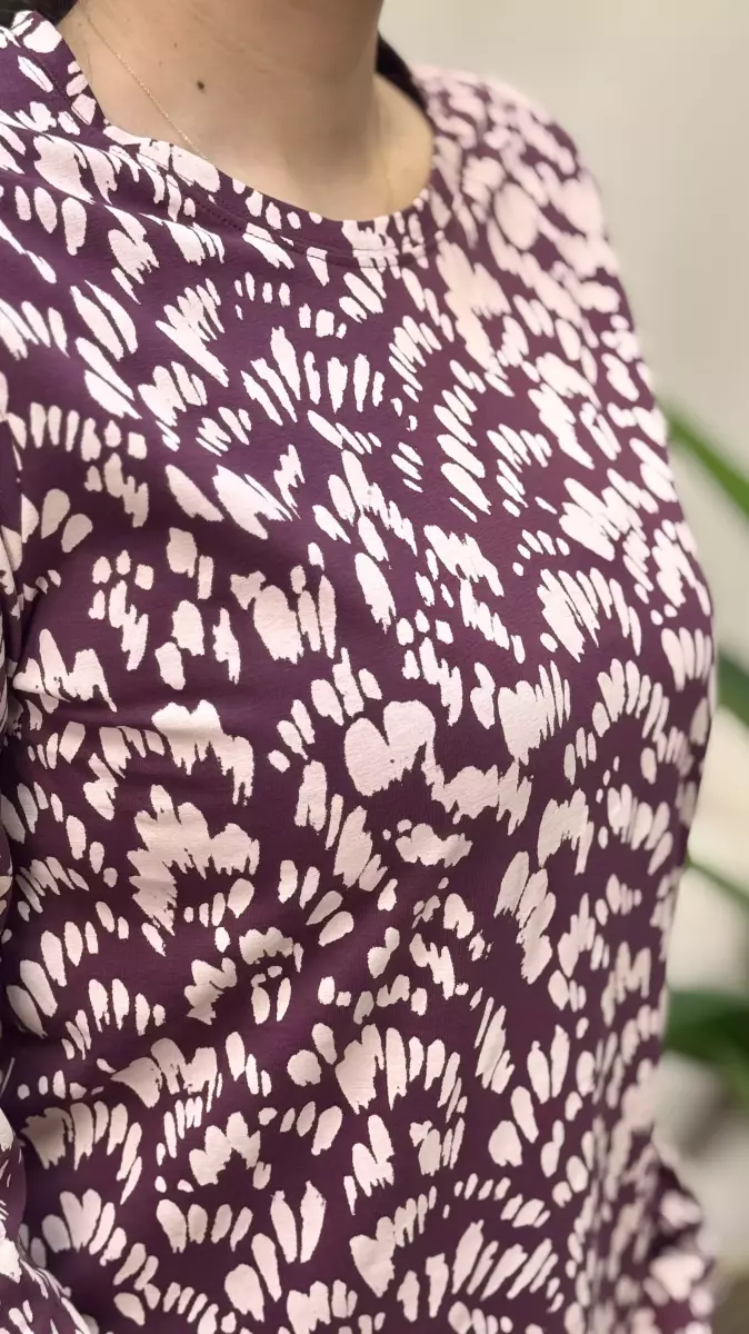 تیشرت پلنگی زرشکی و مشکی c&a