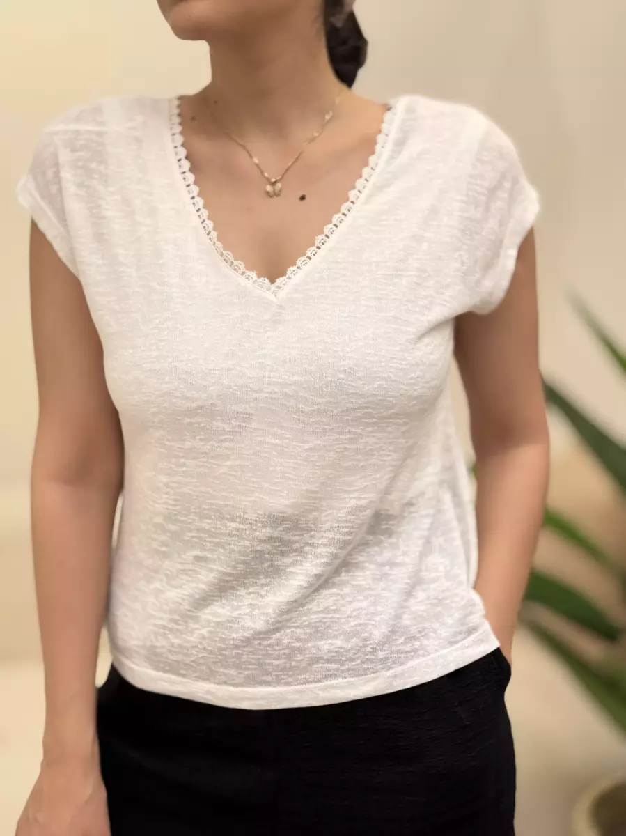 تیشرت یقه گیپور سبز/سفید.