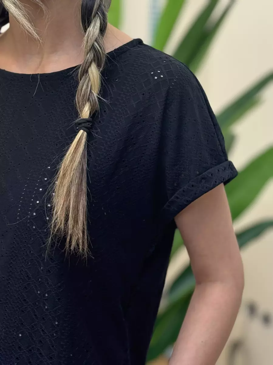 تیشرت خامه دوزی مشکی و سرمه ای