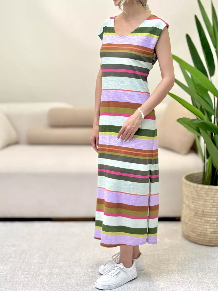 پیراهن راه راه رنگی